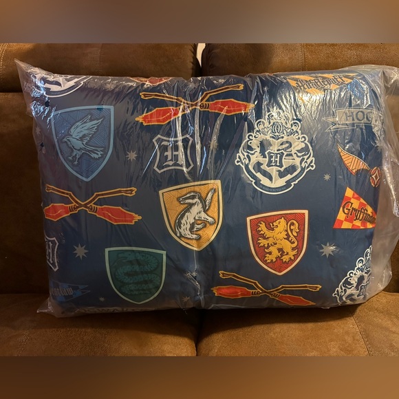Wizarding World Harry Potter Collectible/Sleeping Pillow - Picture 3 of 4